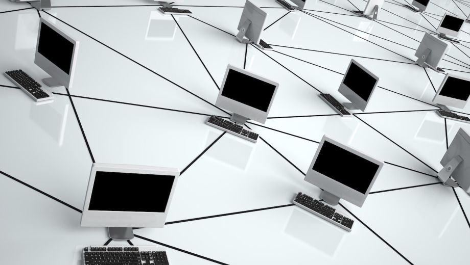 IT hálózatépítés: összeköttetésben irodán belül és kívül